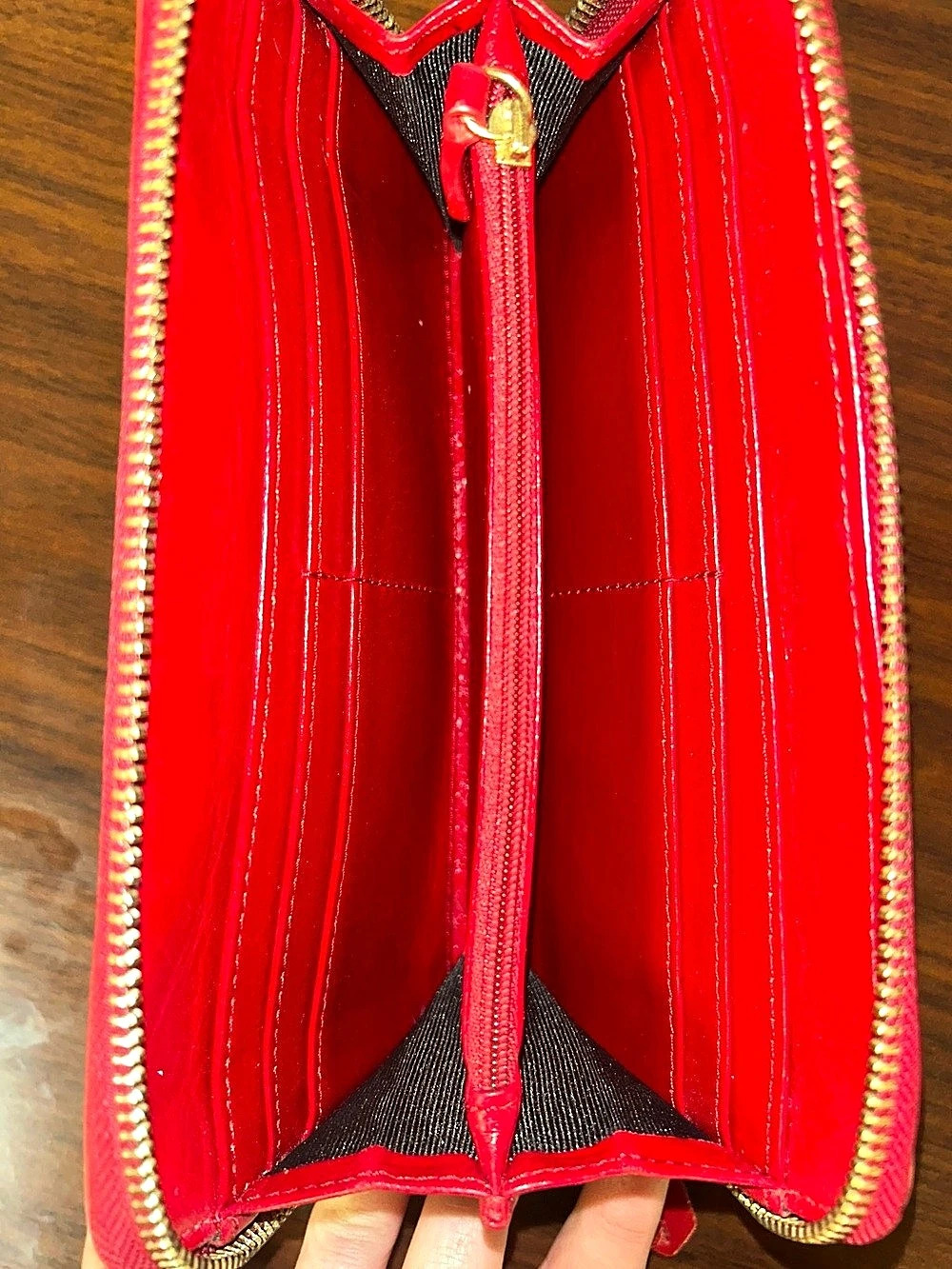 Badgley Mischka Red Patent Zip-Around Continental Wallet - Picture 6 of 8